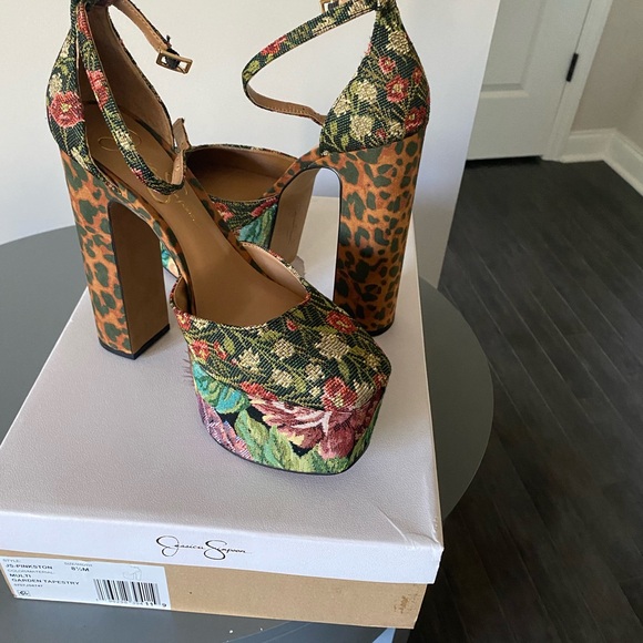 Jessica Simpson Pinkston multi Garden Tapestey worn once fit like a size 8 - Picture 5 of 6